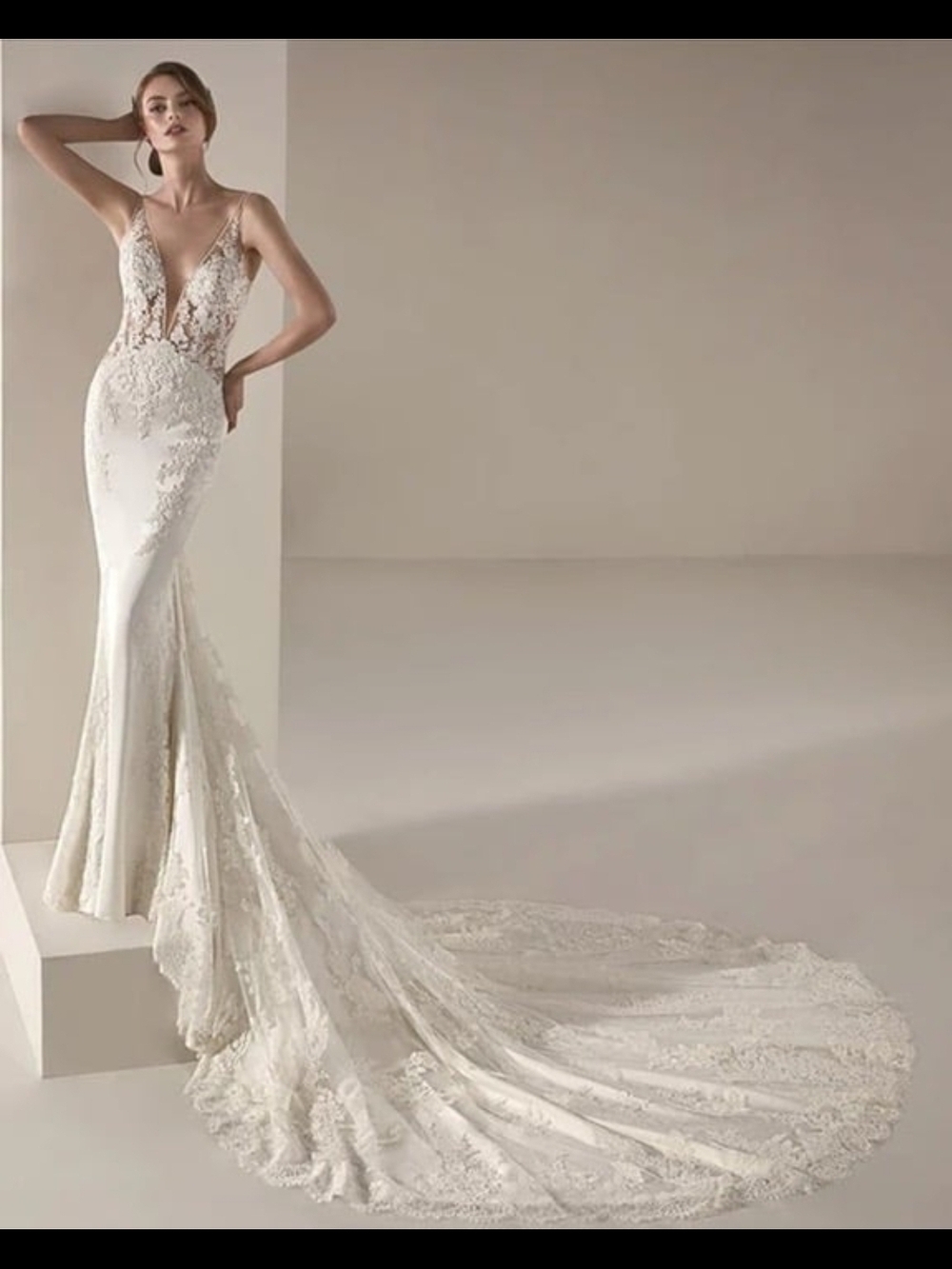 Pronovias Ivory Lace Mermaid Gown